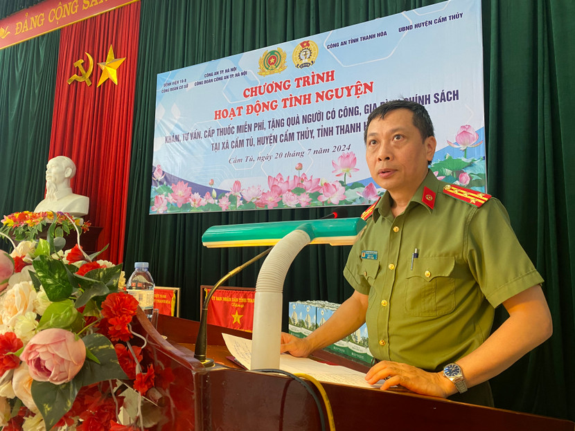 Đại tá, PGS. TS Hoàng Thanh Tuyền, Giám đốc Bệnh viện 19-8 phát biểu tại chương trình