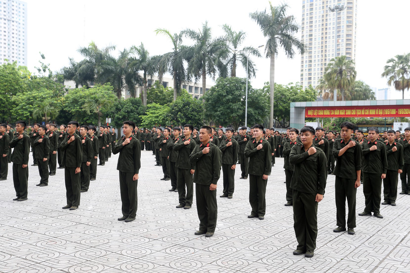 Các chiến sĩ xác định rõ mục tiêu phấn đấu, thường xuyên học tập, rèn luyện theo Sáu điều Bác Hồ dạy Công an nhân dân Các chiến sĩ xác định rõ mục tiêu phấn đấu, thường xuyên học tập, rèn luyện theo Sáu điều Bác Hồ dạy Công an nhân dân