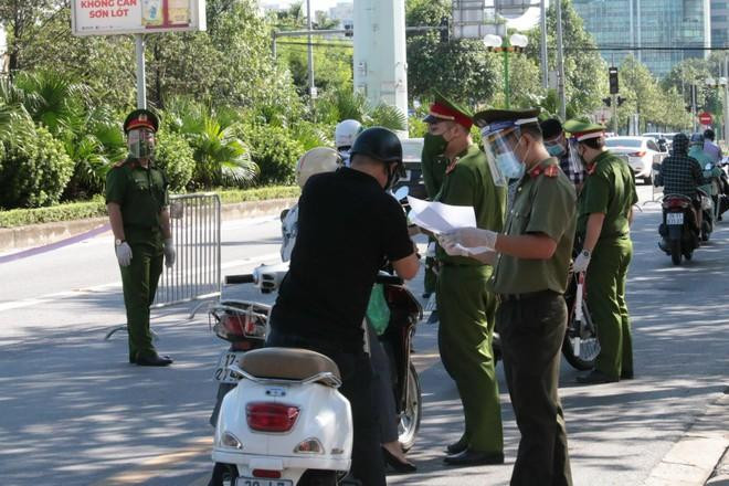 Công an Hà Nội thành lập thêm 6 tổ cơ động kiểm soát, phòng chống dịch