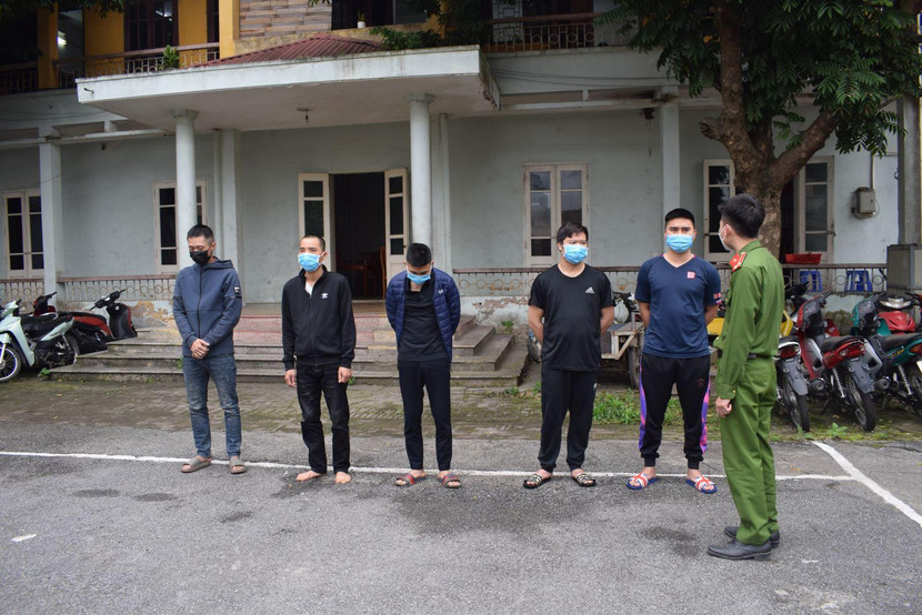 Nhóm đối tượng tham gia đánh bạc Nhóm đối tượng tham gia đánh bạc