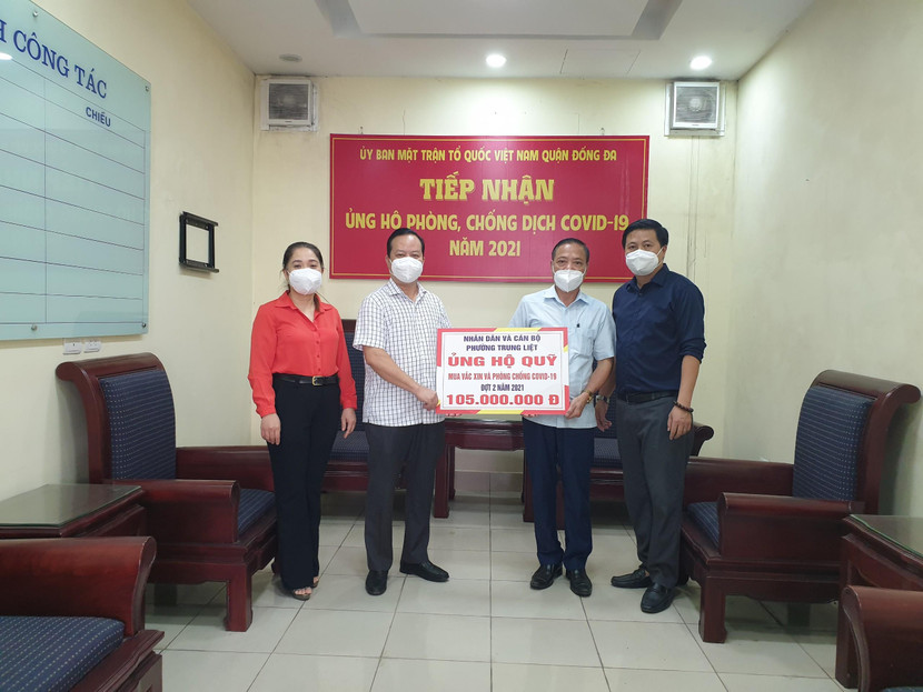 Nhân dân phường Trung Liệt ủng hộ 105 triệu đồng cho quỹ phòng chống dịch