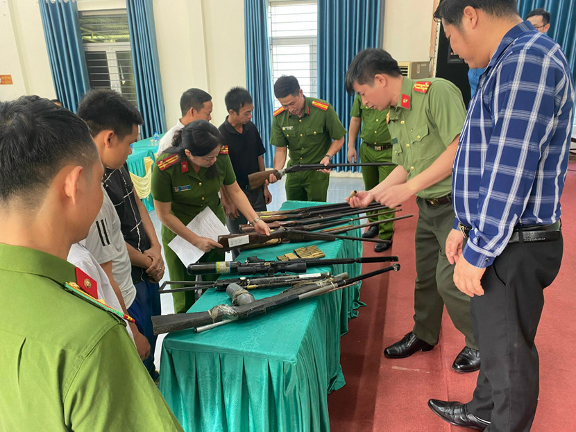Xã Đông Xuân tổ chức thu hồi vũ khí vật liệu nổ và công cụ hỗ trợ