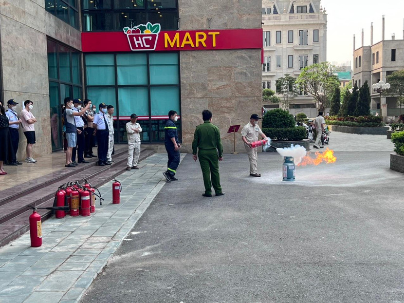 Hướng dẫn nhân viên tòa nhà sử dụng các thiết bị chữa cháy Hướng dẫn nhân viên tòa nhà sử dụng các thiết bị chữa cháy