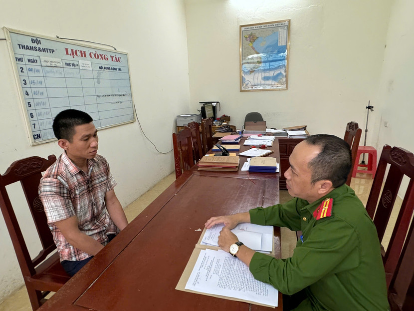 Cơ quan điều tra lấy lời khai của Bùi Văn Đoàn Cơ quan điều tra lấy lời khai của Bùi Văn Đoàn