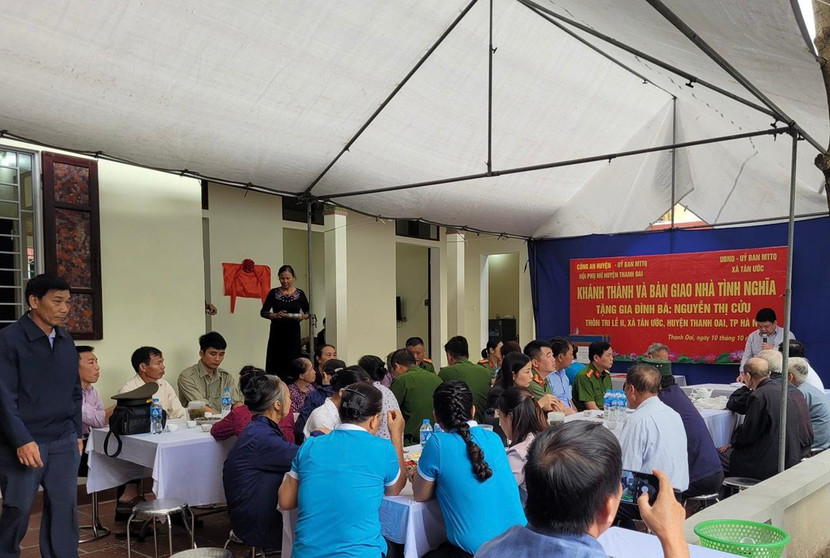 Khánh thành bàn giao nhà tình nghĩa cho hộ nghèo Khánh thành bàn giao nhà tình nghĩa cho hộ nghèo