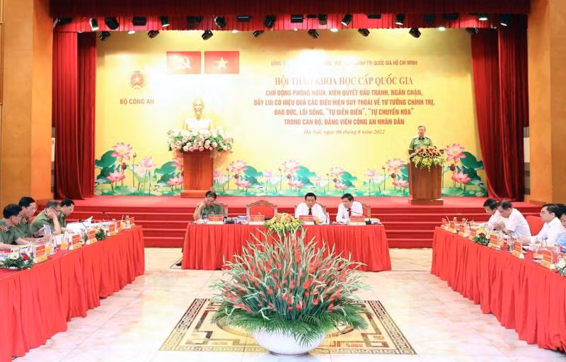 Hội thảo khoa học cấp quốc gia "Chủ động phòng ngừa, kiên quyết đấu tranh, ngăn chặn, đẩy lùi có hiệu quả các biểu hiện suy thoái về tư tưởng chính trị, đạo đức, lối sống, "tự diễn biến", "tự chuyển hóa" trong cán bộ, đảng viên CAND”. Hội thảo khoa học cấp quốc gia "Chủ động phòng ngừa, kiên quyết đấu tranh, ngăn chặn, đẩy lùi có hiệu quả các biểu hiện suy thoái về tư tưởng chính trị, đạo đức, lối sống, "tự diễn biến", "tự chuyển hóa" trong cán bộ, đảng viên CAND”.