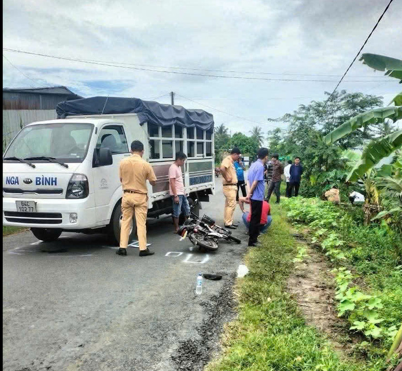 Hiện trường vụ tai nạn giao thông khiến bé gái tử vong Hiện trường vụ tai nạn giao thông khiến bé gái tử vong