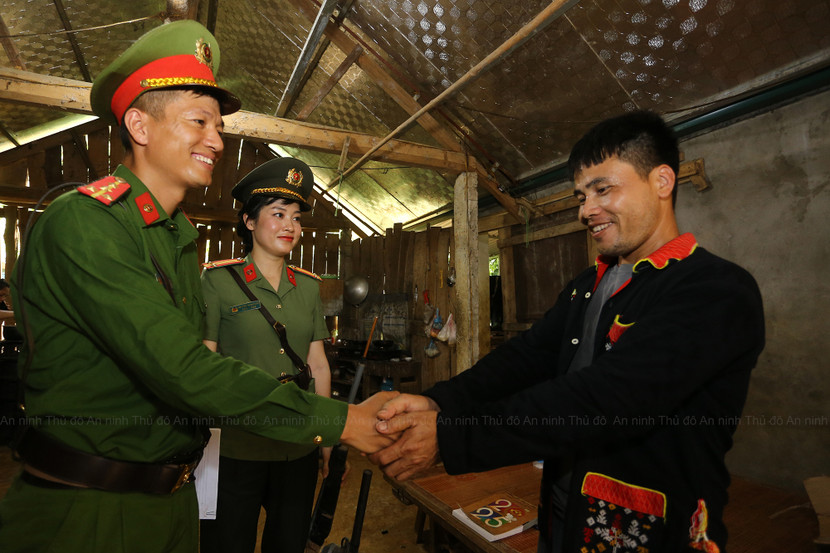 Sự kiên trì vận động cùng tinh thần “công an xã gần dân, bám cơ sở” đã tạo nên sức mạnh, vai trò quan trọng của lực lượng công an xã trong việc đảm bảo an ninh trật tự ở những địa bàn đặc biệt