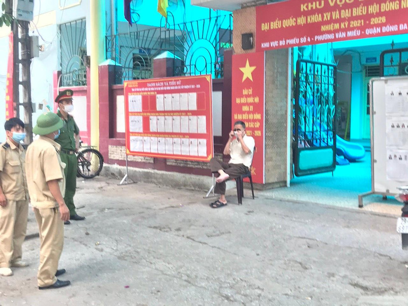 Lực lượng chức năng đảm bảo an toàn các điểm bầu cử trên địa bàn
