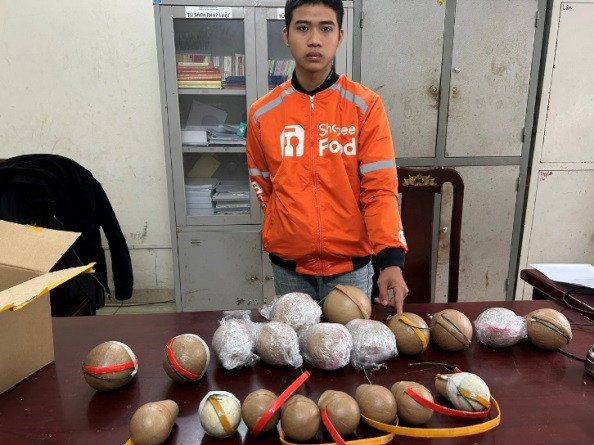 Đối tượng Đặng Văn Tú bị bắt giữ cùng tang vật