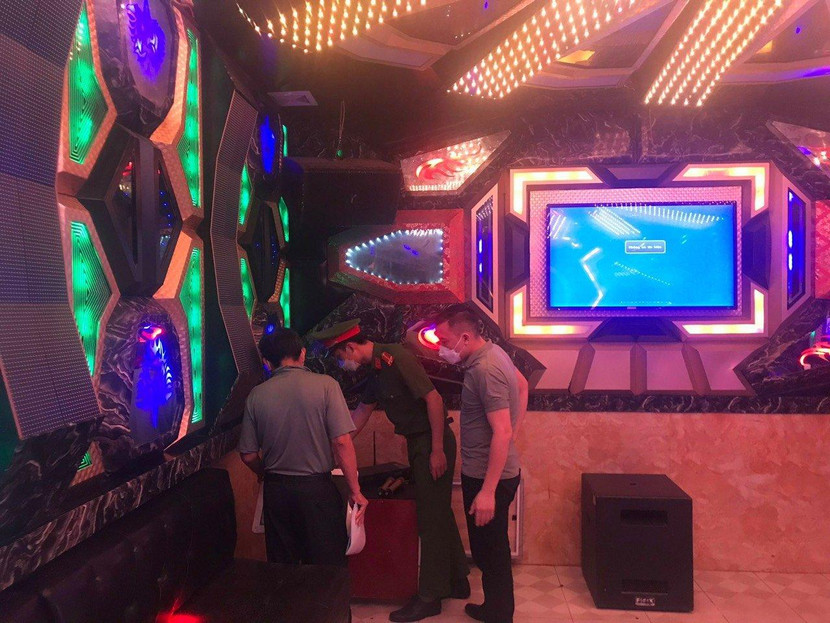 Kiểm tra công tác đảm bảo PCCC tại các quán hát Kiểm tra công tác đảm bảo PCCC tại các quán hát