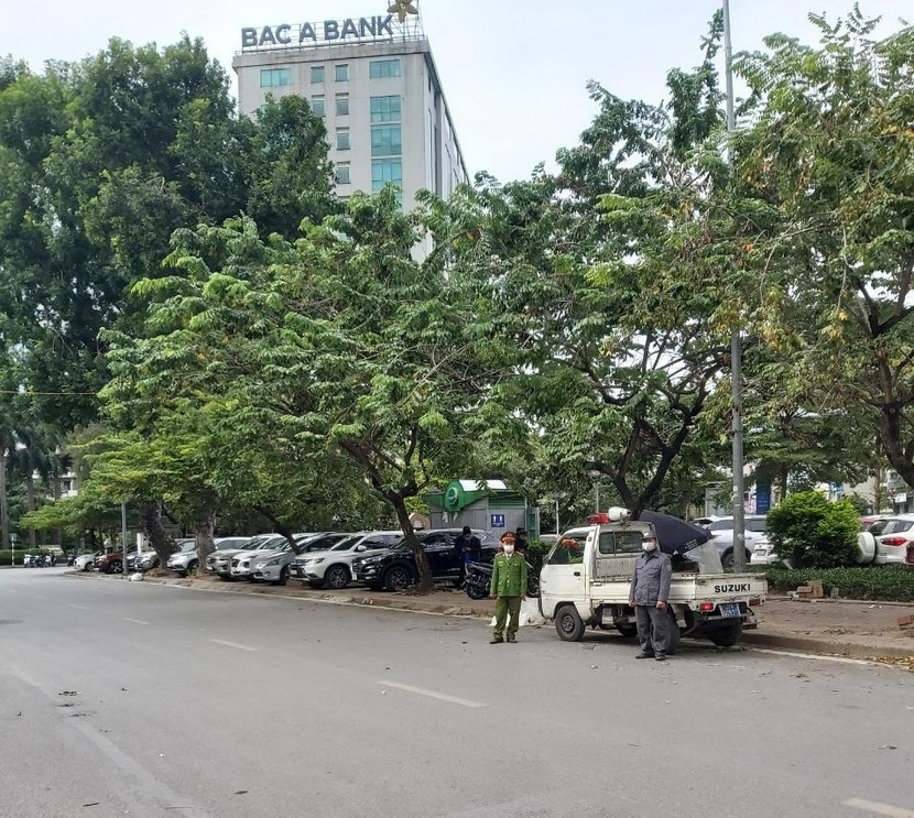 Công an phường Phương Liên thường xuyên tuần tra xử lý các vi phạm trật tự đô thị