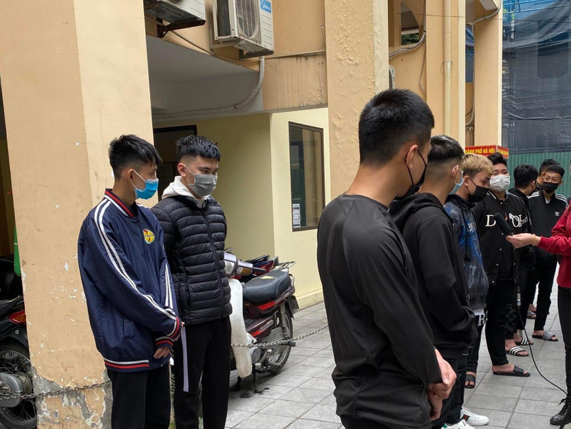 Nhóm thanh thiếu niên tụ tập đua xe đêm 21-11