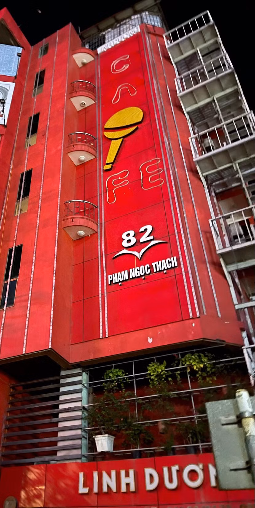 Quán karaoke Linh Dương có địa chỉ ở phố Phạm Ngọc Thạch