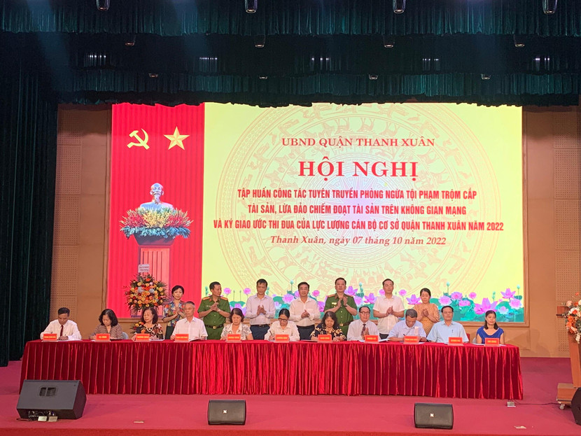 Các đơn vị ký giao ước thi đua