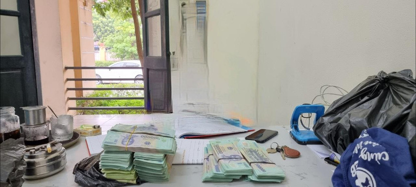 Số tiền các đối tượng chiếm đoạt của nạn nhân đã được cơ quan Công an thu hồi Số tiền các đối tượng chiếm đoạt của nạn nhân đã được cơ quan Công an thu hồi