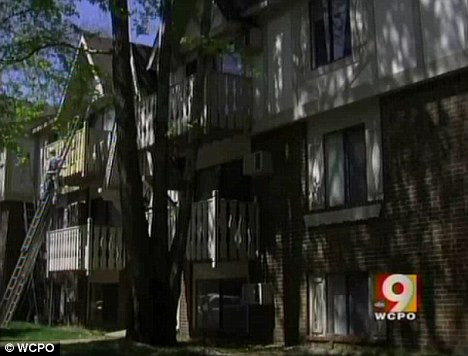 Thiếu nữ 20 tuổi dùng dao cưỡng bức nam thiếu niên ảnh 3