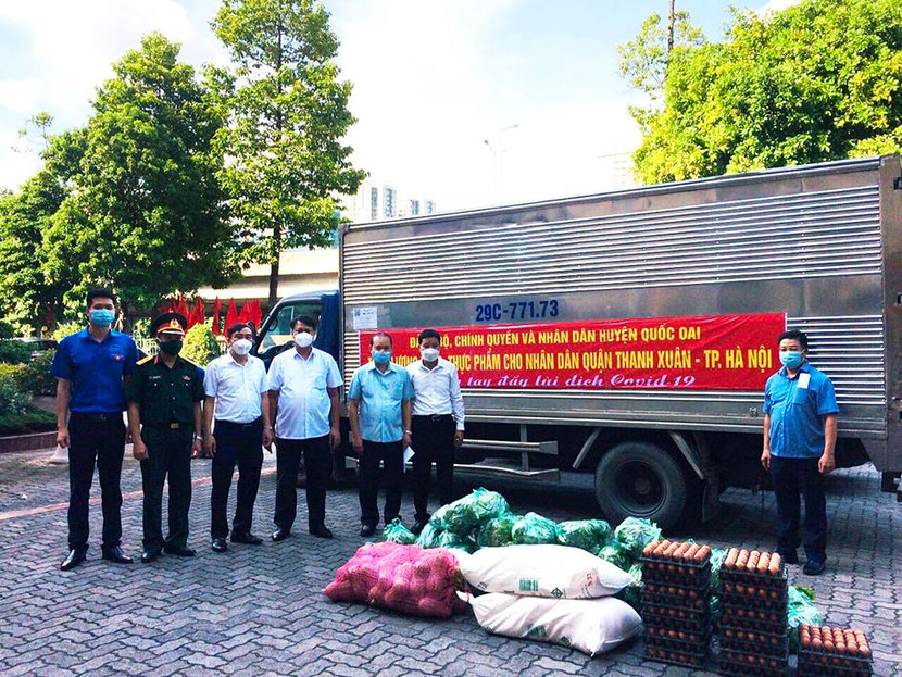Quận Thanh Xuân đón nhận các nhu yếu phẩm, thực phẩm của các đơn vị hỗ trợ