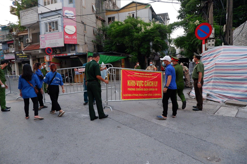 Hình ảnh dỡ phong tỏa tại phường Văn Chương vào 18h ngày 11-9