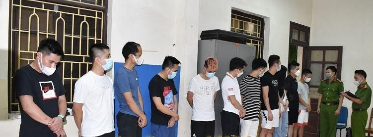 Nhóm nam nữ sử dụng ma túy bị bắt giữ Nhóm nam nữ sử dụng ma túy bị bắt giữ