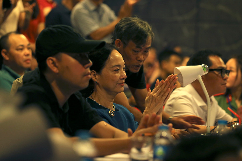 Trong vai trò Ban Giám khảo của Liên hoan sân khấu kịch cũng như khán giả, NSND Lê Khanh đã khóc khi chứng kiến phân cảnh này