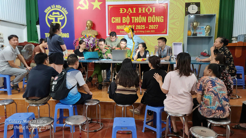 Tích cực phối hợp chính quyền cơ sở khẩn trương chuyển quà đến tay nhân dân