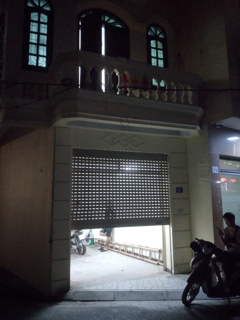 Ngôi nhà nơi cất giữ số lượng lớn bình khí cười