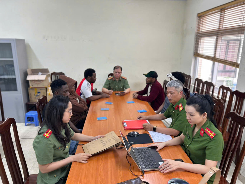 Xử lý các trường hợp người nước ngoài hết hạn visa