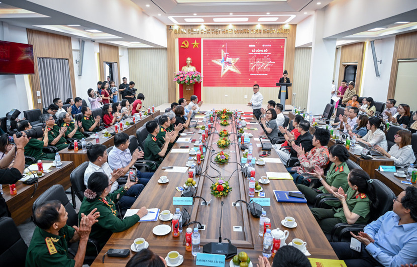 Toàn cảnh lễ công bố chương trình nghệ thuật chính luận “Tổ quốc trong tim”