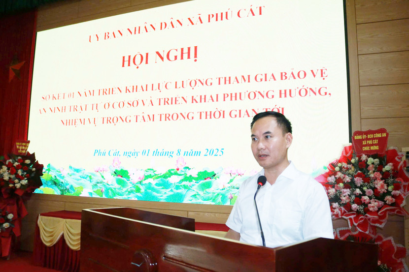 Đồng chí Hoàng Nguyên Ưng – Phó Bí thư Đảng ủy, Chủ tịch UBND xã phát biểu chỉ đạo