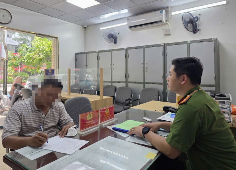 Công an phường Láng tăng cường xử lý các vi phạm về trật tự đô thị