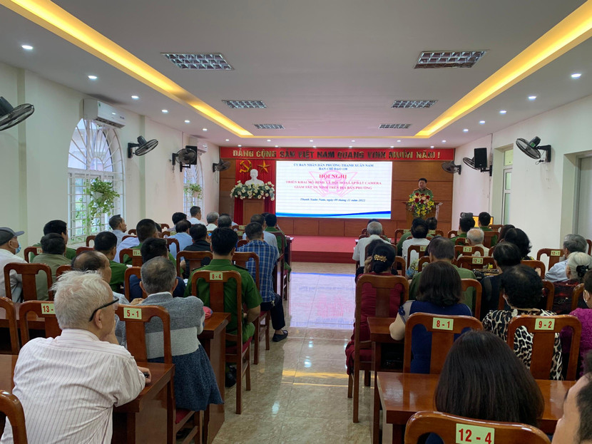 Hội nghị triển khai mô hình xã hội hóa lắp đặt camera giám sát an ninh trên địa bàn. Hội nghị triển khai mô hình xã hội hóa lắp đặt camera giám sát an ninh trên địa bàn.