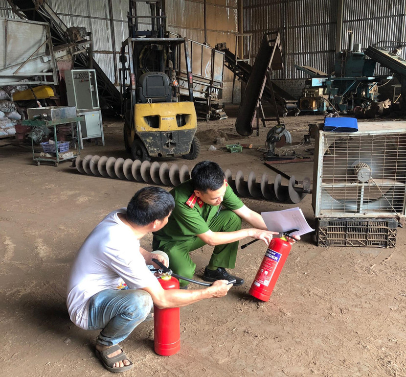 KIểm tra 100% các cơ sở thuộc danh mục quản lý trên địa bàn