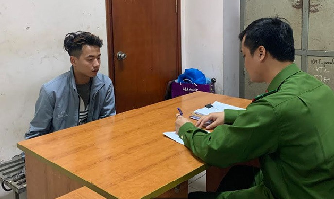 Cơ quan công an lấy lời khai của đối tượng Hoàng Phương Linh Cơ quan công an lấy lời khai của đối tượng Hoàng Phương Linh