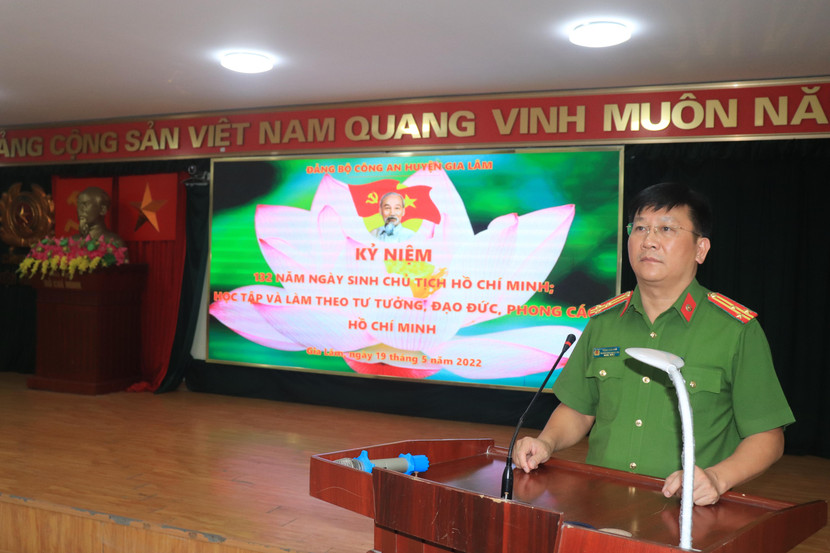 Thượng tá Phạm Văn Hậu - Trưởng Công an huyện Gia Lâm phát biểu khai mạc hội nghị