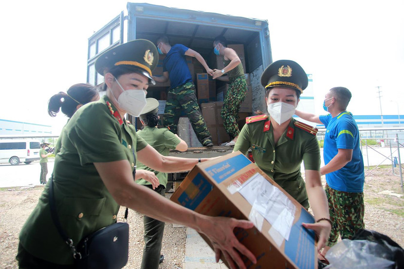 Đây là hành động thiết thực hỗ trợ kịp thời về mặt vật chất cũng như tinh thần của các cấp Hội phụ nữ CATP Hà Nội động viên tinh thần lực lượng ở tuyến đầu chống dịch Đây là hành động thiết thực hỗ trợ kịp thời về mặt vật chất cũng như tinh thần của các cấp Hội phụ nữ CATP Hà Nội động viên tinh thần lực lượng ở tuyến đầu chống dịch