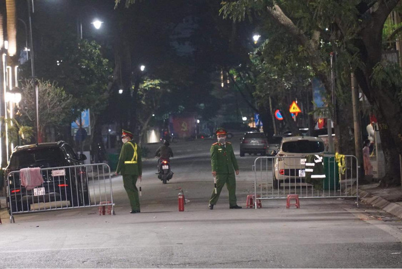 Ngay sau đó, lực lượng Công an Hà Nội phối hợp với các đơn vị quân đội đã có phương án bảo vệ an toàn điểm bắn pháo hoa