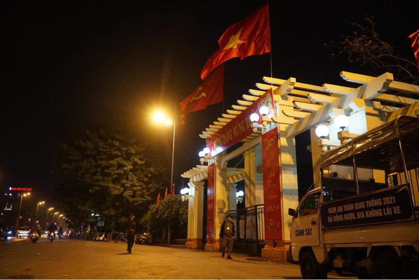 Tại cổng Công viên thống nhất, các chốt được tăng cường lực lượng