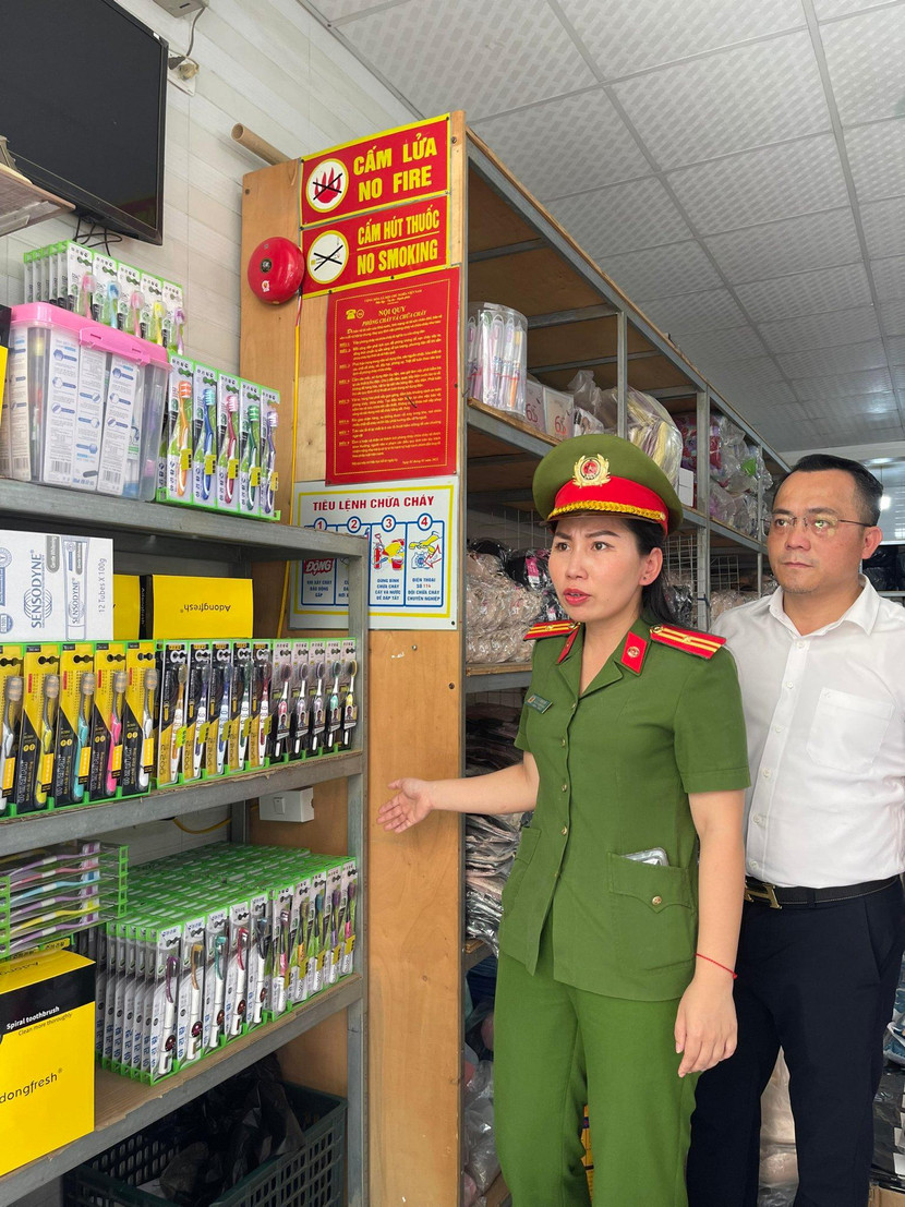 Quận Hà Đông đã tiến hành kiểm tra 6.923 cơ sở, xử phạt vi phạm hành chính với số tiền 1.184.300.000 đồng, Quận Hà Đông đã tiến hành kiểm tra 6.923 cơ sở, xử phạt vi phạm hành chính với số tiền 1.184.300.000 đồng,