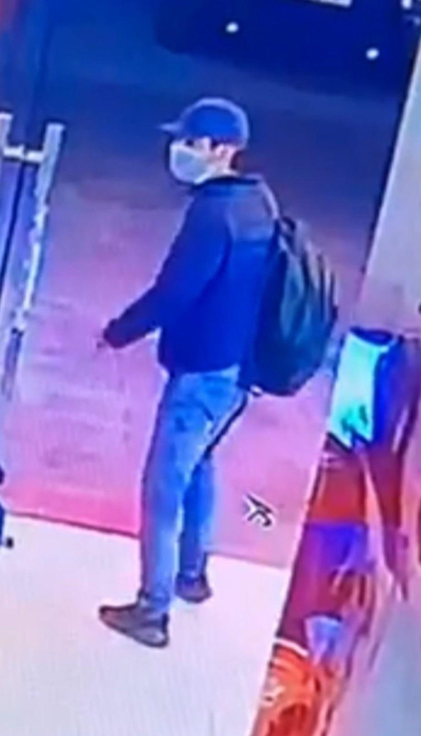 Hình ảnh đối tượng nghi gây ra vụ trộm cắp tài sản Hình ảnh đối tượng nghi gây ra vụ trộm cắp tài sản