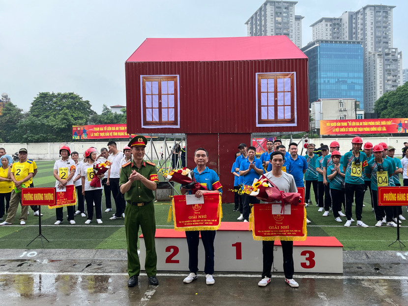 Giải Nhì dành tặng đôi thi phường Phương Mai và Thịnh Quang