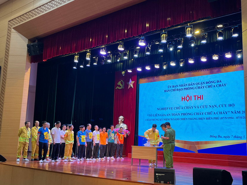 Các đội thi bốc thăm lượt thi đấu