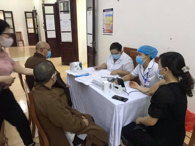 50 các chức sắc, chức việc trong tôn giáo đã tham gia tiêm vaccine Covid-19 50 các chức sắc, chức việc trong tôn giáo đã tham gia tiêm vaccine Covid-19