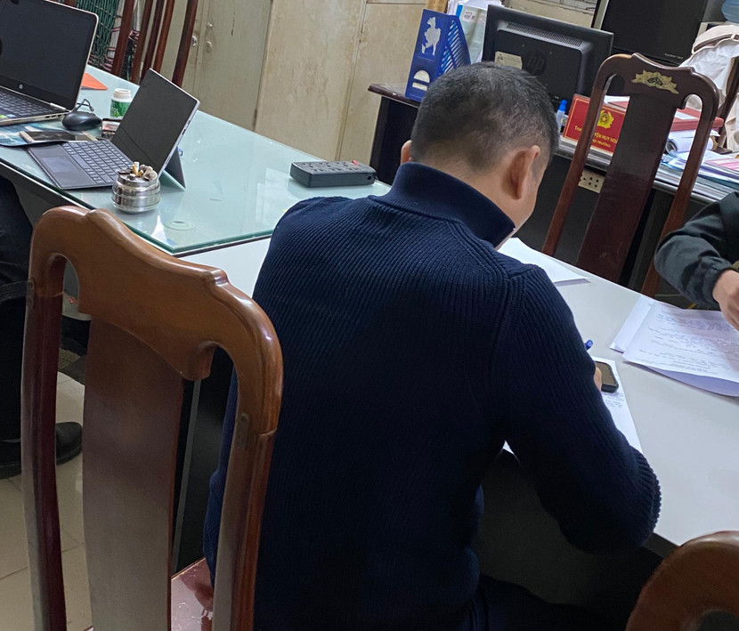 Lái xe Nguyễn Ngọc Long tại cơ quan điều tra