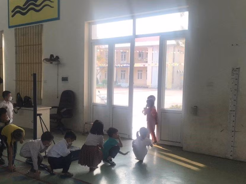 Hướng dẫn học sinh thoát nạn