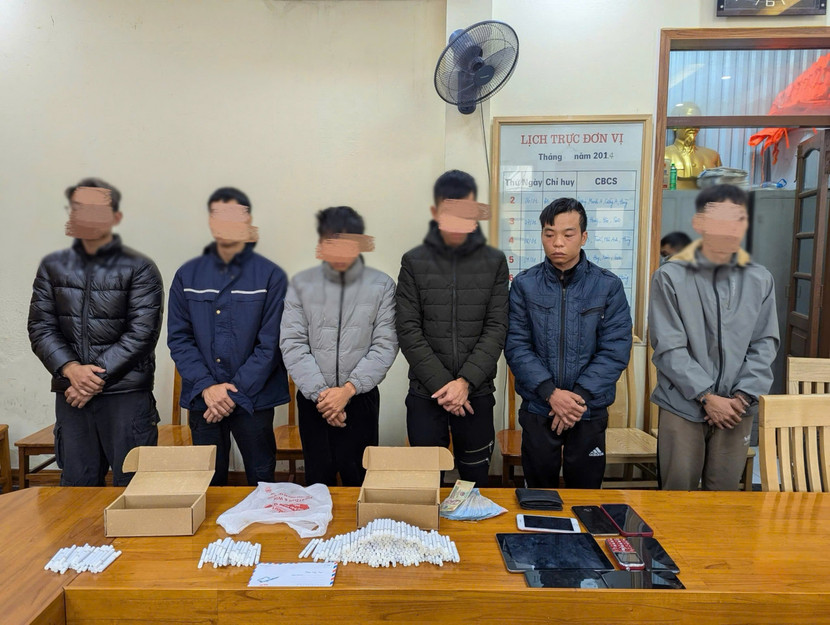 Nhóm đối tượng cùng tang vật bị xử lý Nhóm đối tượng cùng tang vật bị xử lý