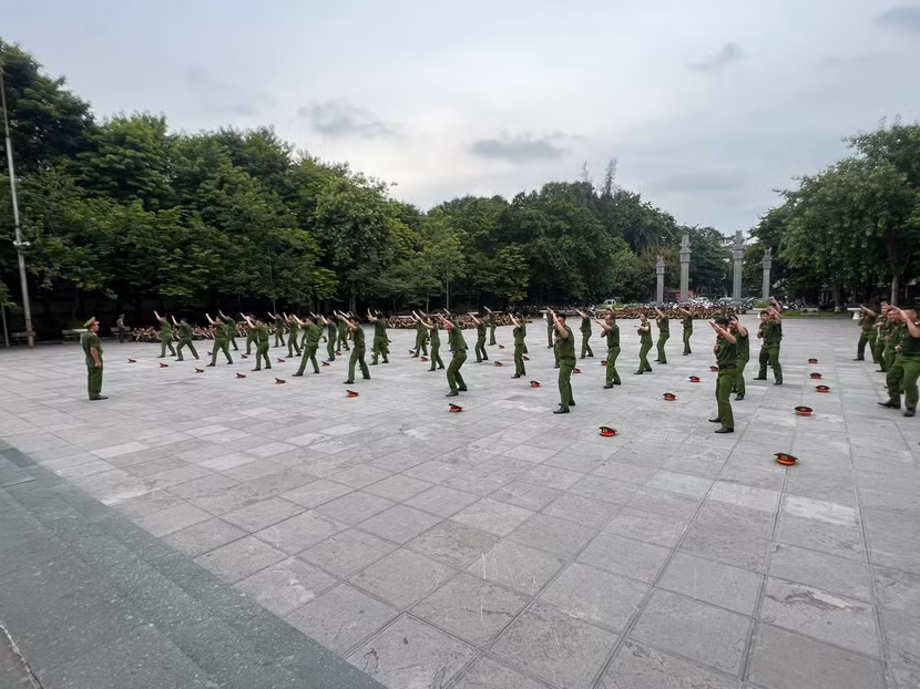 Kiểm tra các bài võ Công an