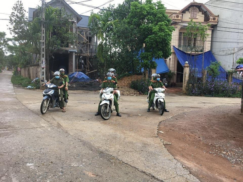 Các tổ công tác tuần tra, xử lý các vi phạm liên quan đến phòng dịch Các tổ công tác tuần tra, xử lý các vi phạm liên quan đến phòng dịch