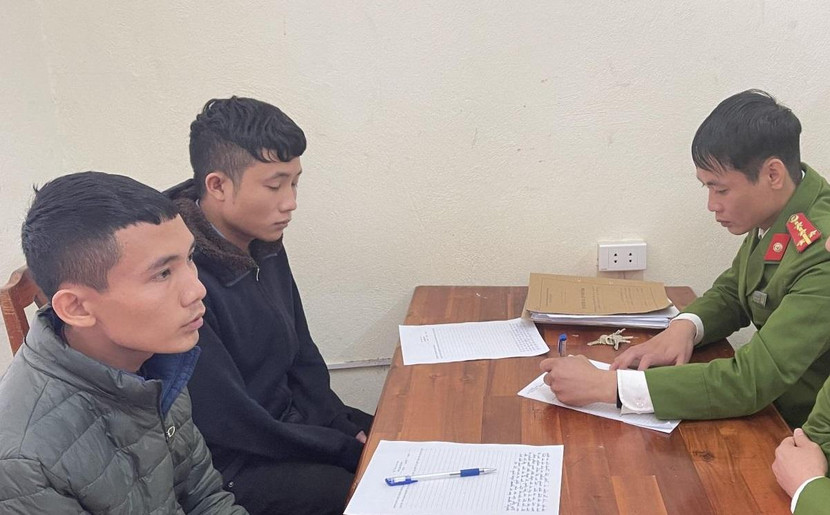 Hai đối tượng bị bắt giữ Hai đối tượng bị bắt giữ