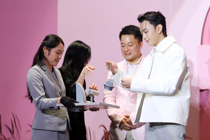 Sự kiện không chỉ là dịp gặp gỡ giữa nghệ sĩ và người hâm mộ, mà còn lan tỏa tinh thần nhân ái, biến tình yêu âm nhạc thành hành động thiết thực vì cộng đồng